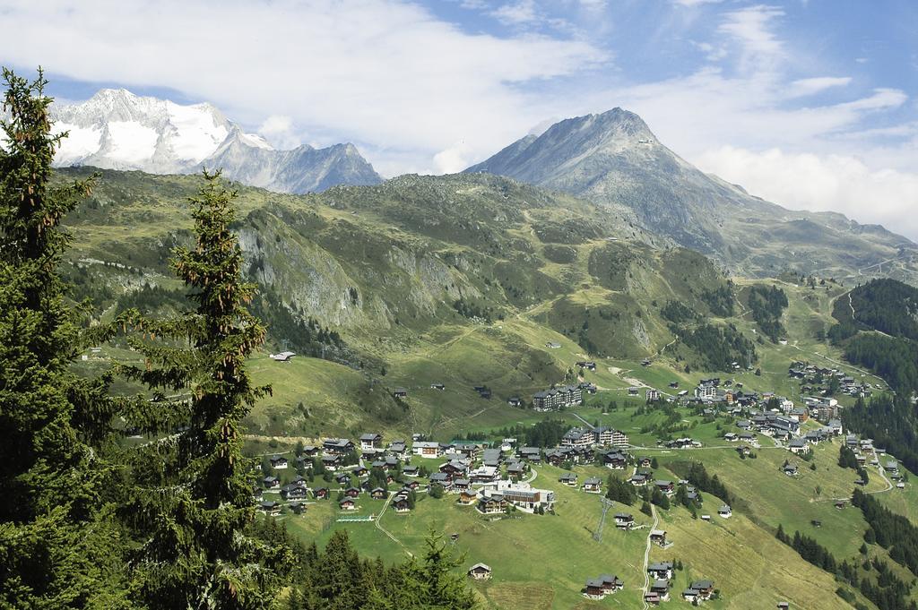 Swiss Chalet-Style Hotel Walliser Spycher Riederalp Exterior photo